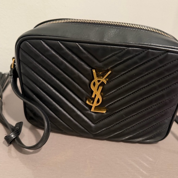 Yves Saint Laurent Black Chevron Crossbody Bag - Picture 2 of 15